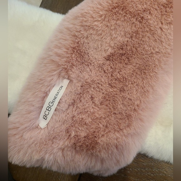 SOLD BCBG Faux Fur Colorblock Scarf - Picture 2 of 3